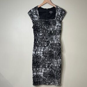 Adrianna Papell Occasion Dress in White and Black Womens 10